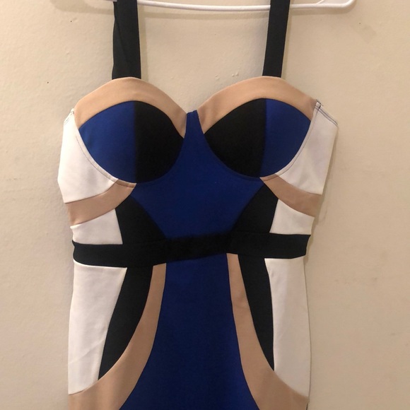 Dress - Picture 2 of 4